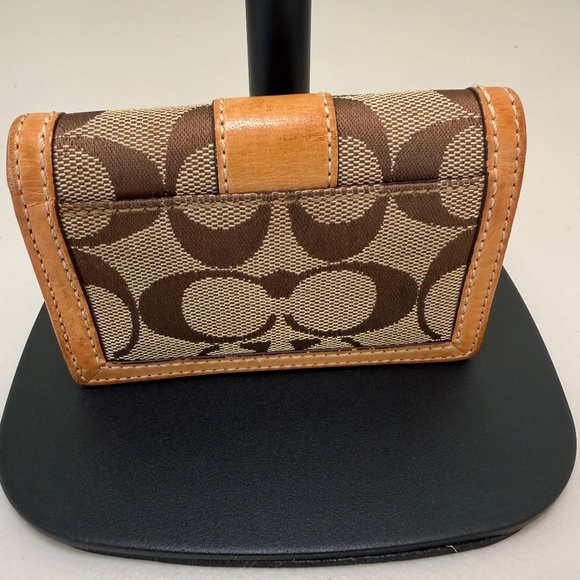 Coach Signature Vachetta Card Holder - Picture 3 of 7